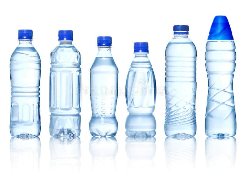 Dùng chai nhựa đựng nước cho vào tủ lạnh là đang tự rước ung thư cho cả nhà