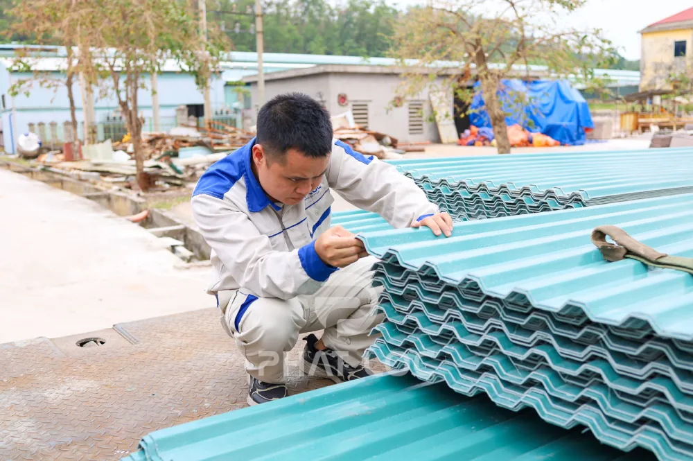 Tuổi Thọ Của Nhựa Lợp Mái Nhà Khi Sử Dụng Là Bao Lâu? Phân Tích Từ Chuyên Gia Xây Dựng