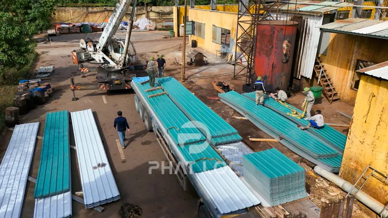 Sử dụng tấm lợp chất lượng cao (Tôn nhựa lợp mái ASA/PVC)