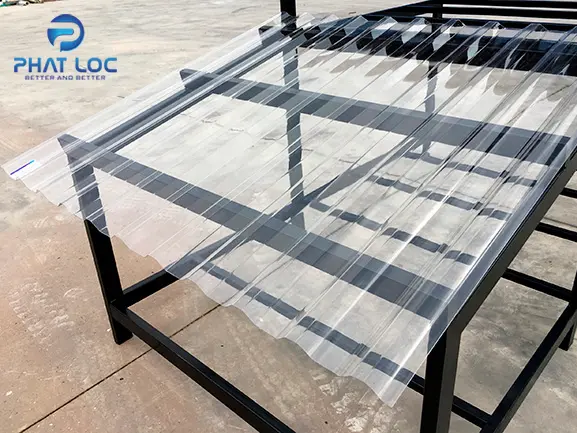 Tấm Polycarbonate dạng sóng