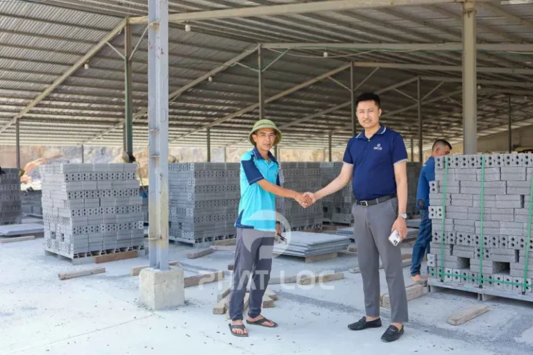 Vì sao nên lựa chọn Phát Lộc làm đối tác sản xuất pallet nhựa ép gạch?