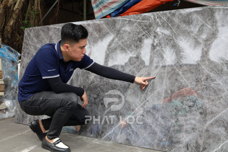 Bảng thông số kỹ thuật trước khi chọn mẫu PVC vân đá