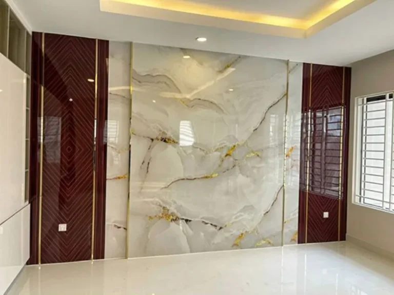 Ưu điểm nổi bật của tấm PVC vân đá khi ốp tường văn phòng