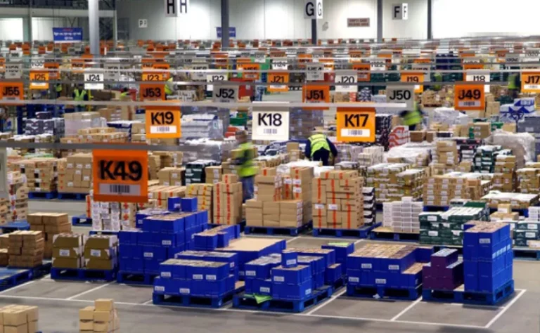 Pallet nhựa dùng để làm gì? Vận chuyển hàng hóa hiệu quả