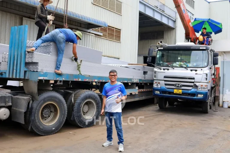 Chính sách chiết khấu và giao hàng tôn nhựa trắng Quý IV/2025