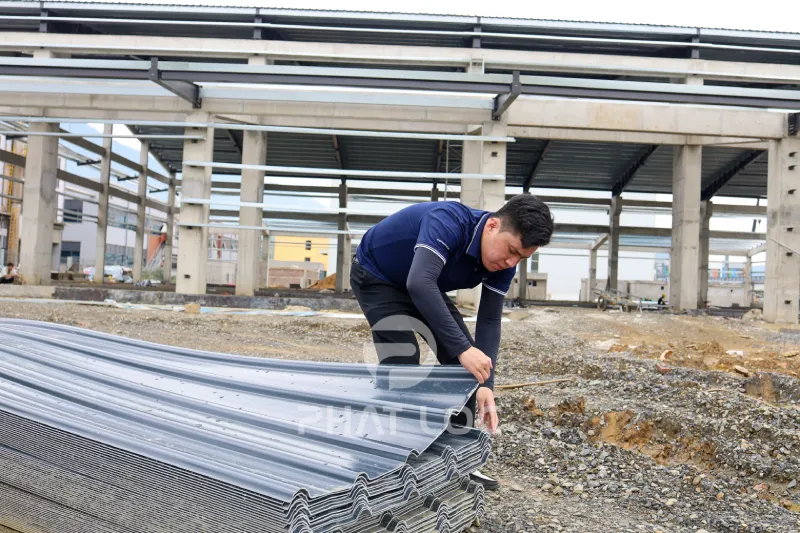 Ưu điểm nổi bật của tôn nhựa màu đen PVC/ASA