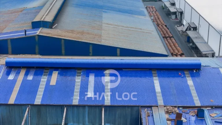 Hiệu Quả Của Tôn Nhựa Chống Ăn Mòn Trong Nhà Máy và Môi Trường Công Nghiệp 3 Công Ty Tnhh Vật Liệu Nhiệt Phát Lộc Hiệu quả thực tế khi dùng tôn nhựa chống ăn mòn trong nhà máy