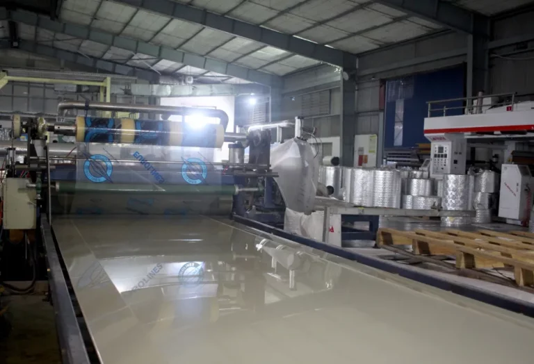 Tấm Nhựa PVC Trong Nước Và Nhập Khẩu: So Sánh & Khuyến Nghị Cho Doanh Nghiệp 5 Công Ty Tnhh Vật Liệu Nhiệt Phát Lộc PVC trong nước và nhập khẩu phù hợp với doanh nghiệp nào?