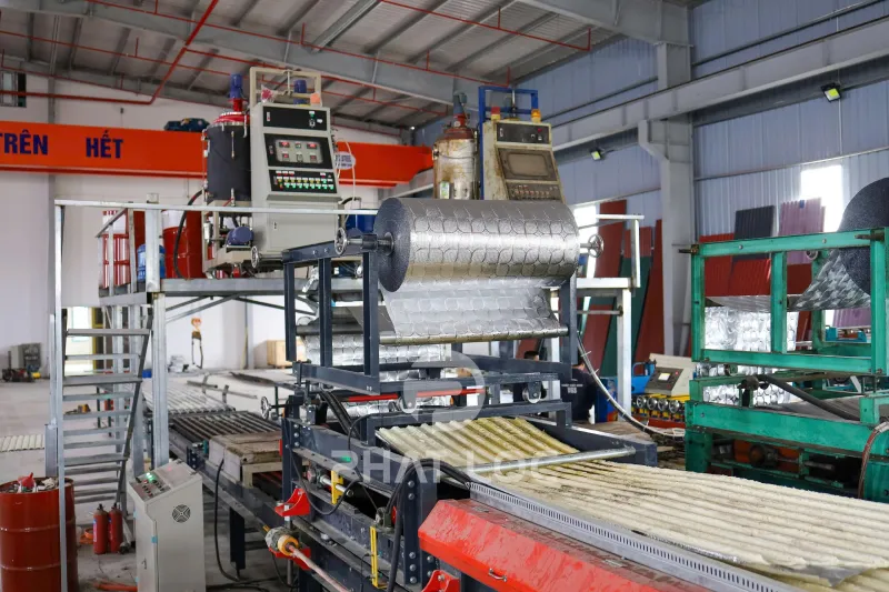 Mua Màng Bạc Ở TP.HCM 2026 – Giá Nhà Máy, Giao Hàng Nhanh & Chiết Khấu Hấp Dẫn 3 Công Ty Tnhh Vật Liệu Nhiệt Phát Lộc Vì sao nên Mua Màng Bạc Ở TP.HCM tại nhà máy Phát Lộc?