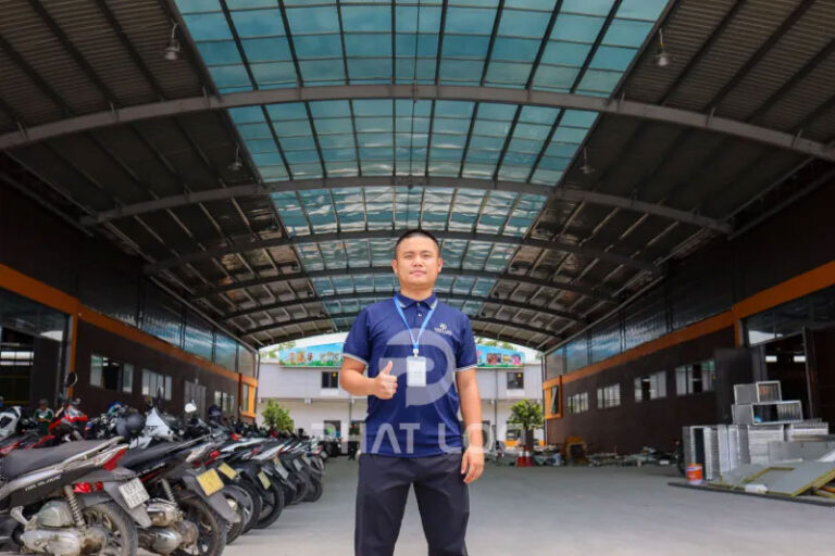 Báo Giá Tấm Poly Đặc 2mm Năm 2026 – Gia Công Theo Yêu Cầu, Chi Phí Tối Ưu 3 Công Ty Tnhh Vật Liệu Nhiệt Phát Lộc Mái lấy sáng nhà xưởng, nhà tiền chế