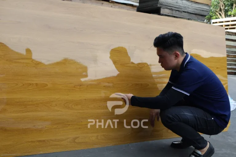 Top 4+ Nhựa Ốp Tường Vân Gỗ Cao Cấp Đáng Chọn Năm 2026 4 Công Ty Tnhh Vật Liệu Nhiệt Phát Lộc Mẫu 3 – Nhựa Ốp Tường Vân Gỗ sồi sáng hiện đại