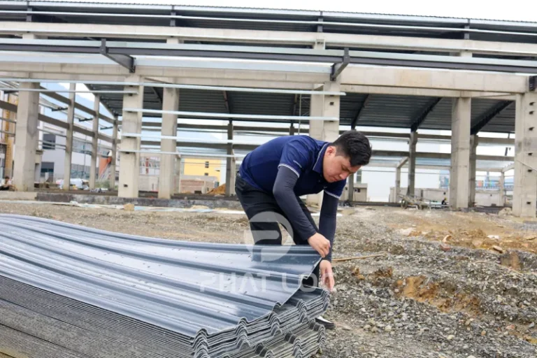Giá Tôn Nhựa Đen 2026 Mới Nhất: Tư Vấn – Thiết Kế Theo Yêu Cầu, Ưu Đãi Cho Mọi Công Trình 4 Công Ty Tnhh Vật Liệu Nhiệt Phát Lộc Tư vấn & thiết kế theo yêu cầu – Giải pháp tiết kiệm chi phí