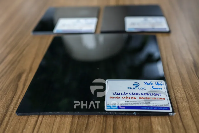 Tấm Poly Xám Khói 2026: Những Công Trình Nên Sử Dụng Để Lợp Mái? 1 Công Ty Tnhh Vật Liệu Nhiệt Phát Lộc Poly xám khói giải quyết vấn đề gì cho từng công trình?