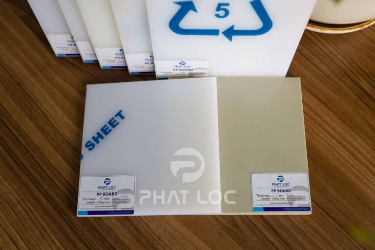 Dầu Thô Tác Động Thế Nào Đến Nhựa PP Và PVC Năm 2026? 3 Công Ty Tnhh Vật Liệu Nhiệt Phát Lộc So sánh ảnh hưởng dầu thô: Nhựa PP Và PVC