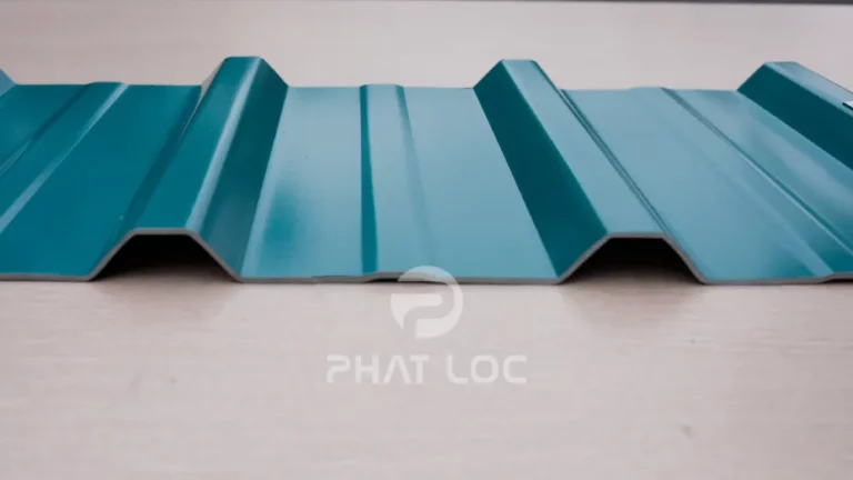 Bảng Màu Tôn Nhựa Mới Nhất 2026 Phù Hợp Mọi Loại Công Trình! 8 Công Ty Tnhh Vật Liệu Nhiệt Phát Lộc Vì sao Tôn nhựa màu PVC/ASA bền màu?