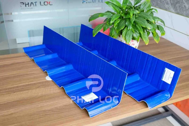 Cập Nhật Giá Phụ Kiện Mái Tôn Nhựa Mới Nhất Quý II/2026 4 Công Ty Tnhh Vật Liệu Nhiệt Phát Lộc So Sánh Báo Giá Phụ Kiện Mái Tôn Nhựa Và Mái Tôn Kim Loại