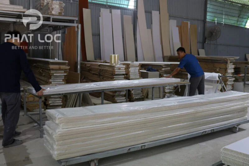 Màng Film PVC Là Gì? Cấu Tạo, Ứng Dụng Thực Tế Và Xu Hướng Mới 2026 5 Công Ty Tnhh Vật Liệu Nhiệt Phát Lộc Những Hiểu Lầm Phổ Biến Về Màng Film PVC Là Gì?