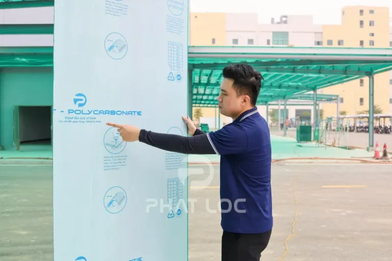 Báo Giá Tấm Lợp Lấy Sáng Giá Rẻ Tháng 6/2026 – Ưu Đãi Lớn Cho Mọi Công Trình 1 Công Ty Tnhh Vật Liệu Nhiệt Phát Lộc Vì sao Tấm Lợp Lấy Sáng Giá Rẻ Polycarbonate được quan tâm trong tháng 6/2026?