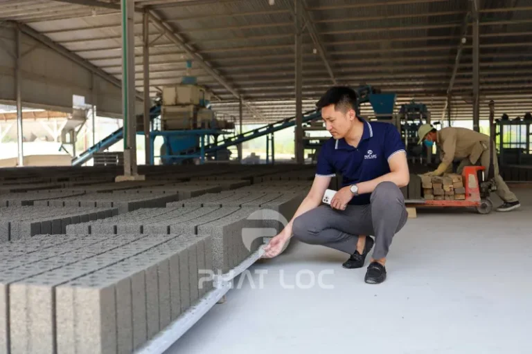 Pallet Ảnh Hưởng Đến Chất Lượng Gạch Không Nung Ra Sao? 2 Công Ty Tnhh Vật Liệu Nhiệt Phát Lộc Pallet Ảnh Hưởng Đến Chất Lượng Gạch Không Nung Như Thế Nào?