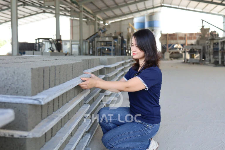 Quy Trình Sản Xuất Gạch Không Nung Chi Tiết Và Vai Trò Của Pallet Trong Sản Xuất 6 Công Ty Tnhh Vật Liệu Nhiệt Phát Lộc Vai Trò Của Pallet Trong Quy Trình Sản Xuất Gạch Không Nung