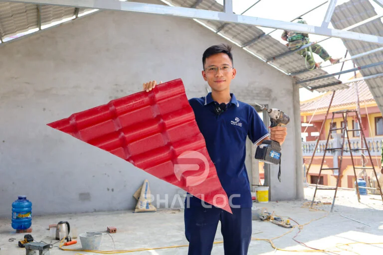 Giá Ngói Nhựa Tháng 08/2026 – Bảng Giá Mới Nhất Từ Nhà Sản Xuất 4 Công Ty Tnhh Vật Liệu Nhiệt Phát Lộc Cách tính chi phí lợp mái ngói nhựa