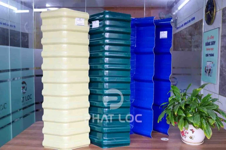 Bảng Giá Phụ Kiện Mái Tôn Nhựa 08/2026 Mới Nhất – Ưu Đãi Khi Mua Kèm Tấm Lợp 3 Công Ty Tnhh Vật Liệu Nhiệt Phát Lộc Tấm úp nóc mái tôn nhựa