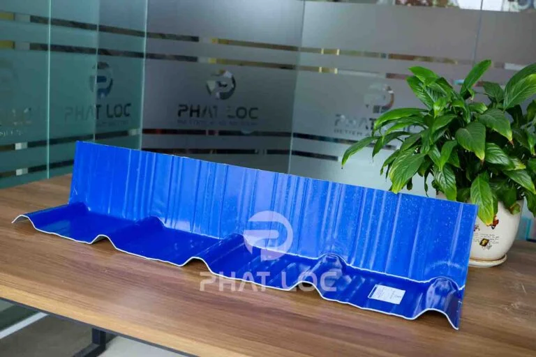 Bảng Giá Phụ Kiện Mái Tôn Nhựa 08/2026 Mới Nhất – Ưu Đãi Khi Mua Kèm Tấm Lợp 4 Công Ty Tnhh Vật Liệu Nhiệt Phát Lộc Tấm úp tường mái tôn nhựa