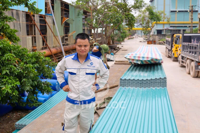 Bảng Giá Tôn Nhựa 08/2026 Mới Nhất – Ưu Đãi, Chiết Khấu Tốt Quý III 5 Công Ty Tnhh Vật Liệu Nhiệt Phát Lộc Vì sao nên mua Giá Tôn Nhựa Tháng 08/2026 tại Phát Lộc?