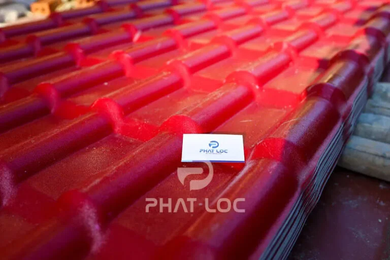 Giá Ngói Nhựa Đỏ 08/2026 Mới Nhất: Báo Giá & Ưu Đãi Đến 30% Cho Công Trình 1 Công Ty Tnhh Vật Liệu Nhiệt Phát Lộc Kinh Nghiệm Chọn Giá Ngói Nhựa Đỏ 08/2026 Chất Lượng
