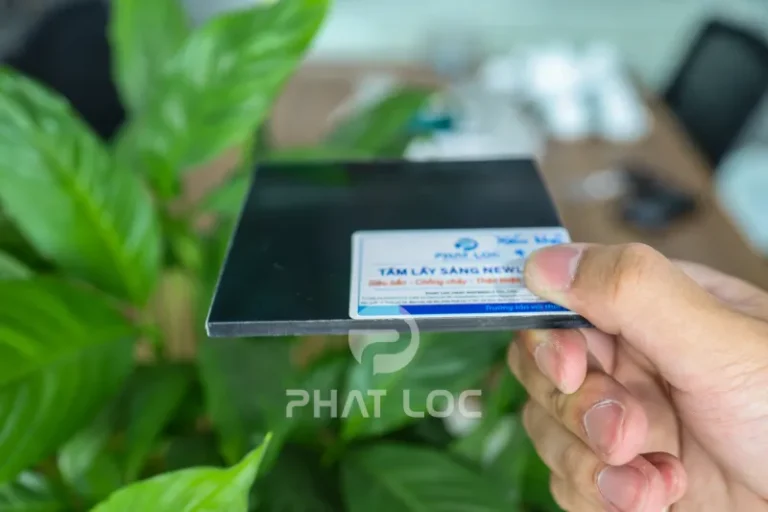 Giá Tấm Poly Xám Khói 08/2026 Mới Nhất – Chiết Khấu Đến 30% 4 Công Ty Tnhh Vật Liệu Nhiệt Phát Lộc Kinh Nghiệm Chọn Mua Tấm Poly Xám Khói Không Bị Hớ Giá