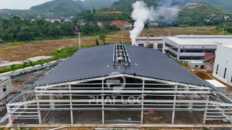 4+ Loại Công Trình Sử Dụng Tôn Nhựa Đen Hiệu Quả, Tiết Kiệm 2 Công Ty Tnhh Vật Liệu Nhiệt Phát Lộc Nhà xưởng sản xuất – Bền, chống ăn mòn