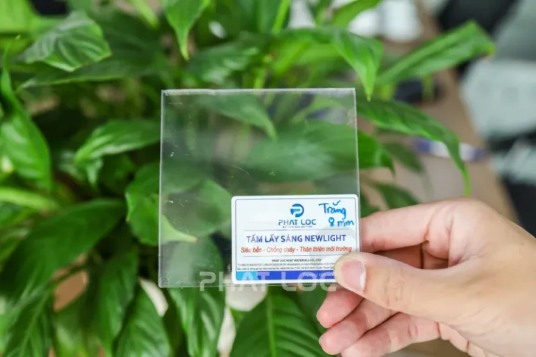Giá Tấm Poly Trong Suốt 08/2026 Cập Nhật Mới Nhất – Ưu Đãi Giảm Đến 30% Cho Mọi Công Trình 1 Công Ty Tnhh Vật Liệu Nhiệt Phát Lộc Những Yếu Tố Ảnh Hưởng Đến Giá Tấm Poly Trong Suốt