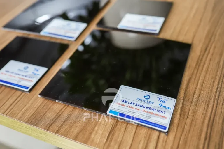 Giá Tấm Poly Nâu Trà 08/2026 – Ưu Đãi Đến 30% Cho Mọi Công Trình 2 Công Ty Tnhh Vật Liệu Nhiệt Phát Lộc Tấm Poly Nâu Trà Nên Dùng Độ Dày Bao Nhiêu?