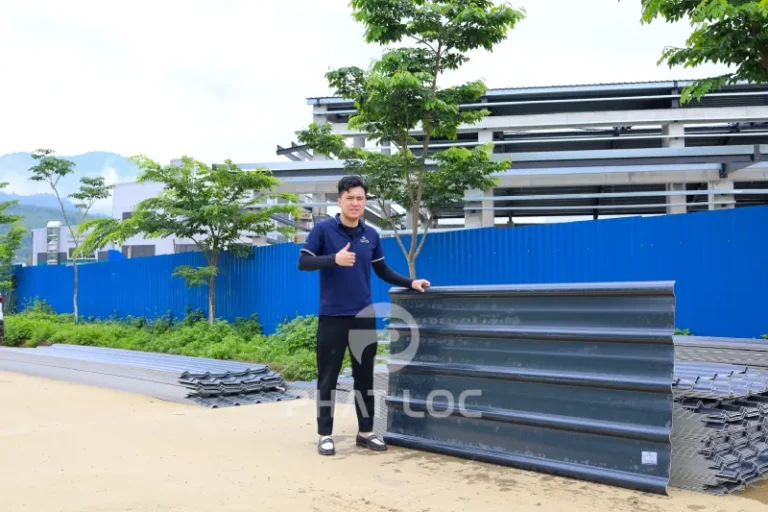 4+ Loại Công Trình Sử Dụng Tôn Nhựa Đen Hiệu Quả, Tiết Kiệm 5 Công Ty Tnhh Vật Liệu Nhiệt Phát Lộc Công Trình Sử Dụng Tôn Nhựa Đen Tại Phát Lộc Có Gì Khác Biệt?