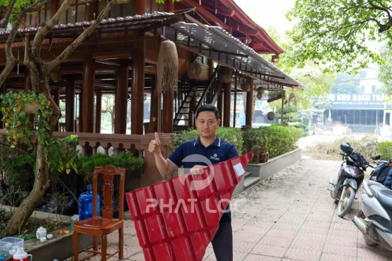 Thi Công Mái Ngói Nhựa Đà Nẵng Nhanh Chóng: Tư Vấn & Ưu Đãi Đến 30% 3 Công Ty Tnhh Vật Liệu Nhiệt Phát Lộc Nhà hàng, quán cà phê, khu nghỉ dưỡng